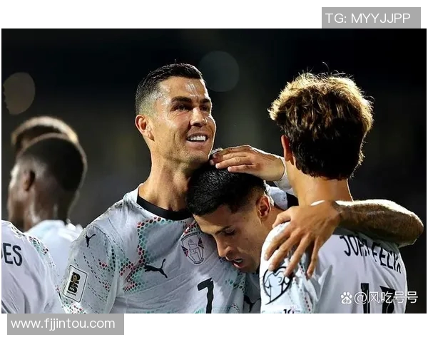 从普通球员到足球明星的华丽转身双人合作之旅