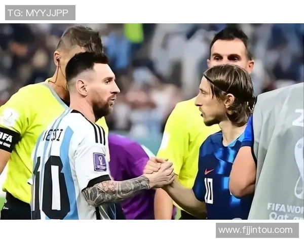 足球巨星与外国女星携手共度人生揭示跨国爱情的美丽与挑战