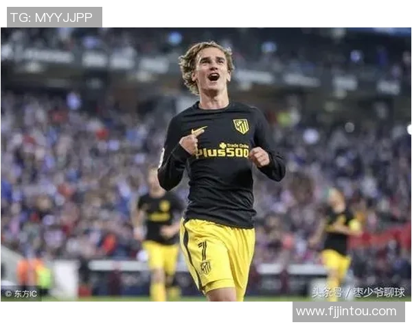 足球明星之子颜值爆表引发热议成为新一代帅哥偶像