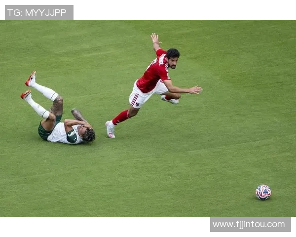 足球明星搞笑瞬间大盘点让你捧腹大笑的精彩视频合集