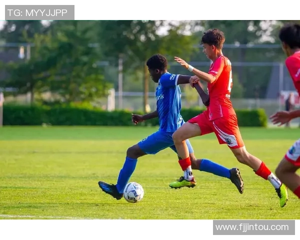 足球明星的日常训练揭秘他们是如何保持巅峰状态的