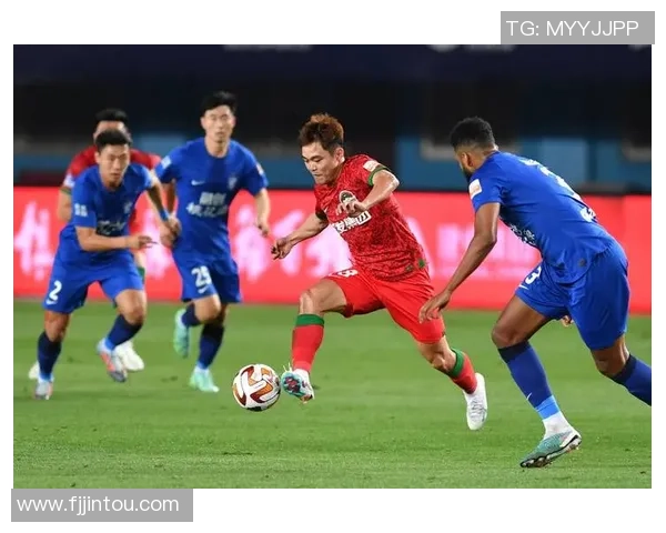 足球专题：聚焦武汉足球队的配合